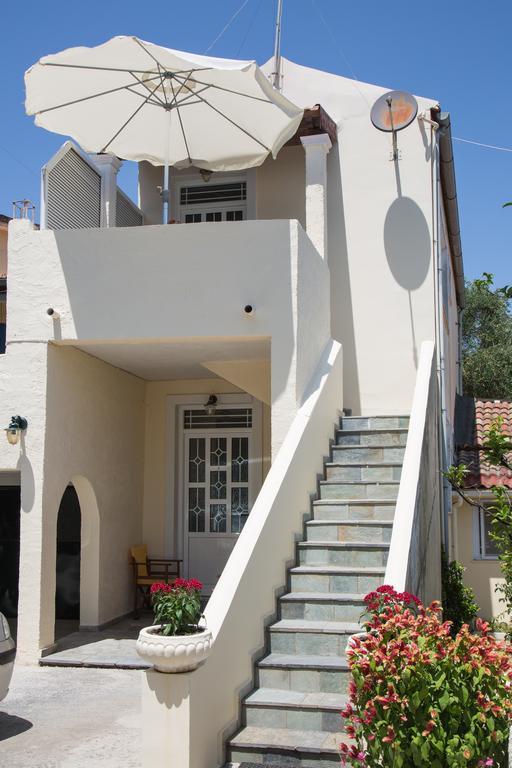 Apartments Margarita Kaizer Bridge Achílleion Dış mekan fotoğraf